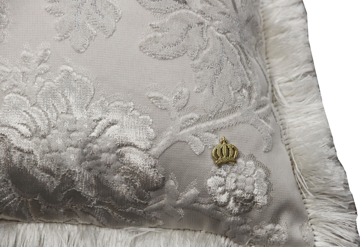1586696161-Luxus-Kissen-Pompoeoes-by-Casa-Padrino-von-Harald-Gloeoeckler-Elegance-Collection-Barock-Muster-Creme-2.jpg