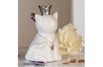 Designer Spardose Glamour Cat mit silberner Krone aus Keramik Weiß / Silber