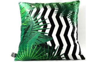 Casa Padrino Luxus Kissen Orlando Palm Leaves Schwarz / Weiß / Grün 45 x H. 45 cm - Deko Samtkissen